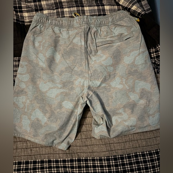 Marsh wearing shorts and Medium size navy colored. - Picture 1 of 2